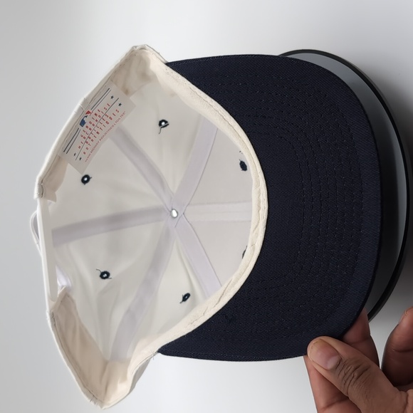 MLB| NWT Vintage MLB Detroit Tigers White Sports Cap Snap Back Blue Brim - Picture 10 of 13